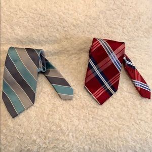 Lot of two ties-Van Heusen and Club Room